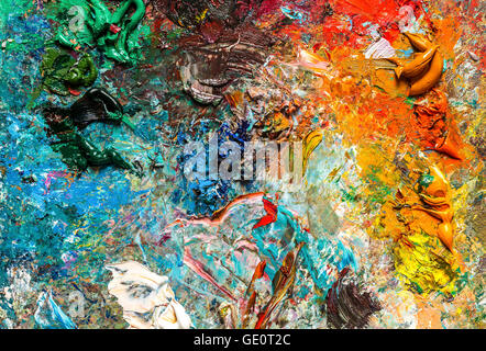 La palette de l'artiste avec des peintures à l'huile Banque D'Images
