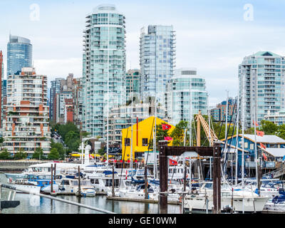 False Creek Harbour et vue sur le centre-ville de Vancouver, Yaletown skyline, British Columbia, Canada Banque D'Images