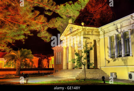 Hôtel de ville de Paphos à Chypre - nuit Banque D'Images