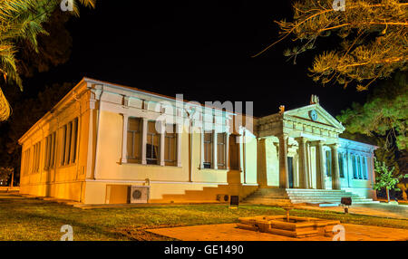 Hôtel de ville de Paphos à Chypre - nuit Banque D'Images