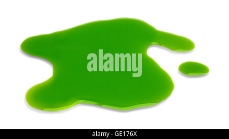 Fuite de liquide vert isolé sur fond blanc. Banque D'Images