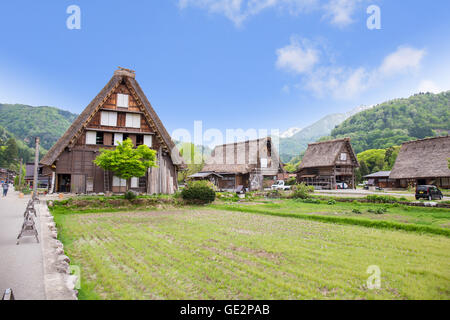 Historical Village Japonais - Shirakawago au printemps, symbole de voyage Japon Banque D'Images