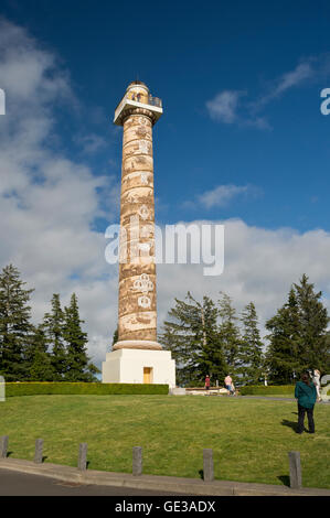 L'Astoria Column, sur Coxcomb Hill, est une attraction touristique avec des illustrations représentant des événements historiques dans l'Oregon. Banque D'Images