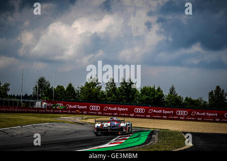 Nurburgring, en Allemagne. 22 juillet, 2016. WEC 6 heures de Nurburgring course d'endurance, la libre pratique. # 6 TOYOTA GAZOO RACING (JPN) Toyota TS050 Hybrid LMP1 Stéphane SARRAZIN (FRA) MIKE CONWAY (GBR), Kamui Kobayashi (JPN) Credit : Action Plus Sport Images/Alamy Live News Banque D'Images