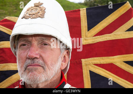 Le Château de Tutbury, Staffordshire, Royaume-Uni. 23-07-2016. Phil Joynson de la guerre des Boers Groupe réunit Tutbury Castle Retour à la vie le samedi 23 juillet. Ce fantastique groupe de reconstitution dépeint la vie et l'époque des britanniques et boers au cours de la fin du xixe siècle. Les reconstitutions historiques fascinants fera preuve de l'expérience des combattants et des civils pendant cette période. Le groupe va recréer à l'aide d'authentiques batailles armes et costumes de l'époque. Affiche sera mis en scène pour montrer les armes, uniformes, les exercices militaires et les aspects de la vie quotidienne. Credit : Cernan Elias/Alamy Live News Banque D'Images