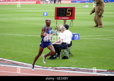 London.UK. 23 juillet 2016.Mo Farah a détruit l'opposition de gagner en 12 minutes 59,29 secondes, le plus rapide 5000 mètres temps dans le monde cette année. Crédit : Brian Minkoff/Alamy Live News Banque D'Images