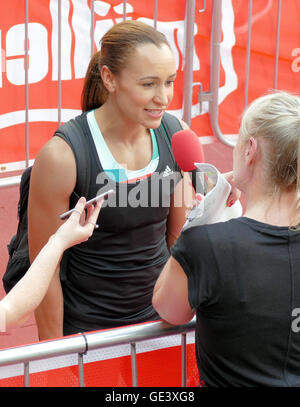 London.UK.23 juillet 2016. Jessica Ennis-Hill en déçoit le saut en cas qu'elle était arrivée une décevante septième - sa dernière compétition avant les Jeux Olympiques. Crédit : Brian Minkoff/Alamy Live News Banque D'Images