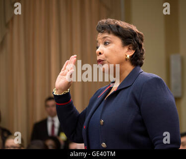 Washington DC, 12 juillet 2016, USA--Procureur général Loretta Lynch témoigne devant le Comité judiciaire de la Chambre sur la violence récente se développe dans les ETATS-UNIS et le FBI dans la sonde à l'ex-secrétaire d'État Hilary Clinton's e-mails. Patsy Lynch/MediaPunch Banque D'Images