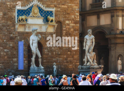 La province de Florence, Florence, Toscane, Italie. Entrée du Palazzo Vecchio, Banque D'Images