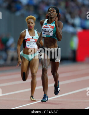 Bahamas' Shaunae Miller remporte le 400m femmes lors de la première journée de l'Muller jeux anniversaire au Stade Olympique, Queen Elizabeth Olympic Park, Londres. Photo date : vendredi 22 juillet 2016. Voir l'histoire de Londres. ATHLÉTISME PA Crédit photo doit se lire : Paul Harding/PA Wire. RESTRICTIONS : Editorial uniquement, à des fins commerciales, d'être approuvé par British Athlétisme. Appelez le  +44 (0)1158 447447 pour de plus amples informations. Banque D'Images