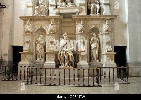 Italie, Rome, basilique de San Pietro in Vincoli, statue de Moïse de Michel-Ange Banque D'Images