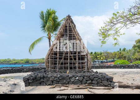 L'ancienne cabine hawaïenne, Pu'uhonua O Honaunau National Park sur la grande île d'Hawaï. Banque D'Images