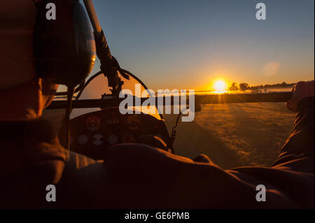 Un pilote de micro-lumière au Zimbabwe. Banque D'Images