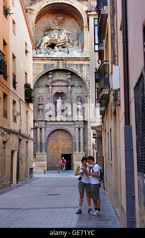 L'église de Santiago el Real, avec Santiago Matamoros sur le dessus. Logroño. La Rioja.Espagne. Camino de Santiago Banque D'Images