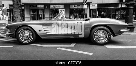 BERLIN - Juin 05, 2016 : voiture de sport Chevrolet Corvette (C1). Noir et blanc. Les Classic Days Berlin 2016. Banque D'Images