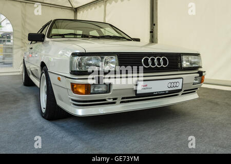 BERLIN - Juin 05, 2016 : voiture de sport Audi Coupé GT (B2). Les Classic Days Berlin 2016. Banque D'Images