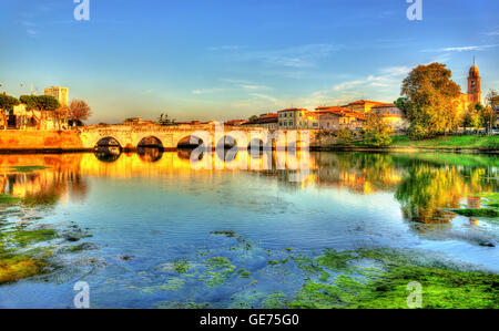 Le Pont de Tibère à Rimini - Italie Banque D'Images