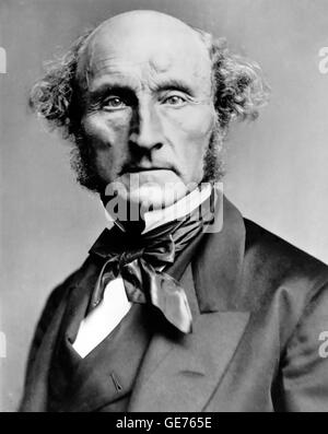 JOHN STUART MILL (1806-1873) économiste anglais et théoricien social en 1870. Photo : London Stereoscopic Company Banque D'Images