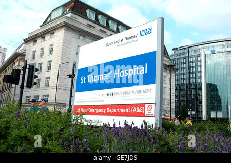 St Thomas' Hospital NHS sur Westminster Bridge Road London uk juillet 2016 Banque D'Images