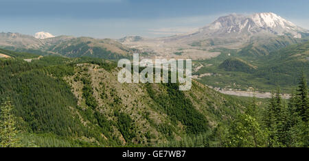 Mount St. Helens est un volcan actif dans l'État de Washington, dans le nord-ouest du Pacifique des États-Unis. Banque D'Images