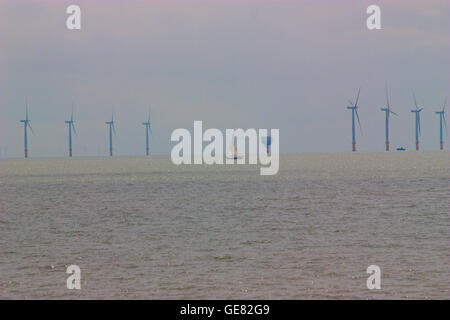 Gunfleet Sands parcs offshore est une ferme éolienne sur off l'Clacton-on-Sea coast dans le Nord de l'estuaire de la Tamise. Banque D'Images