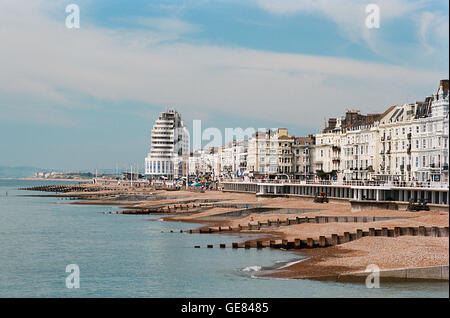 Hastings et St Leonards et front de plage, avec Marine Court, East Sussex, UK Banque D'Images