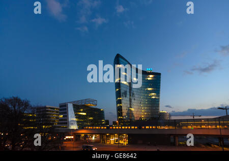 Wien, Vienne : Siège de l'OMV et la ligne de métro 2, Autriche, Wien, 02. Banque D'Images