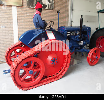 1948 Fordson E27N grand tracteur en het Museum voor nostalgie en TECHNIEK, Dorpsstraat 38, Langenboom pic3 Banque D'Images