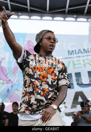 Miami, Floride, USA. 23 juillet, 2016. Le rappeur américain Jeremih effectue au cours de l'Assemblée Overtown Music & Arts Festival le 23 juillet 2016 à Miami, États-Unis. Photo par Sean Drakes/Alamy Live News Banque D'Images