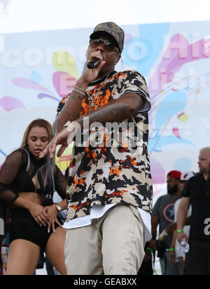 Miami, Floride, USA. 23 juillet, 2016. Le rappeur américain Jeremih effectue au cours de l'Assemblée Overtown Music & Arts Festival le 23 juillet 2016 à Miami, États-Unis. Photo par Sean Drakes/Alamy Live News Banque D'Images