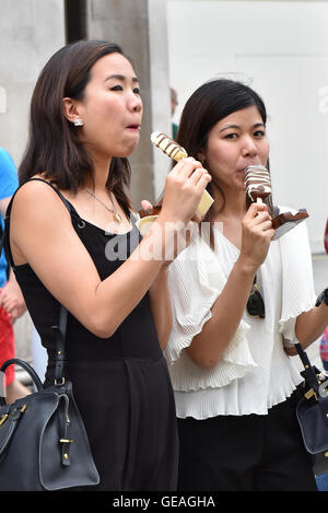 Regent Street, Londres, Royaume-Uni. 24 juillet 2016. Regent Street est fermé tous les dimanches de juillet pour l'été des rues. © Matthieu Chattle Banque D'Images