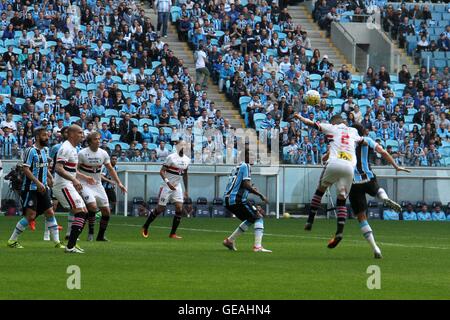 Grand Porto Alegre, Brésil. 24 juillet, 2016. Lances de l'adéquation entre Gremio et Sao Paulo dans l'Arène n', Grêmio Porto Alegre. Valable pour le 16e match de la ronde Brasileiro 2016 Chevrolet. Crédit : Foto Arena LTDA/Alamy Live News Banque D'Images