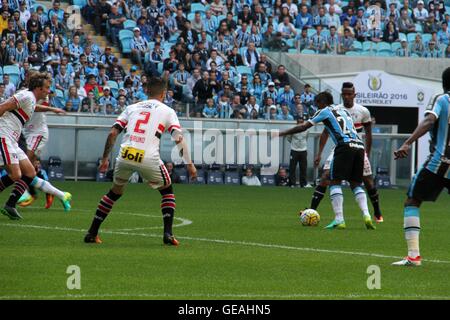 Grand Porto Alegre, Brésil. 24 juillet, 2016. Lances de l'adéquation entre Gremio et Sao Paulo dans l'Arène n', Grêmio Porto Alegre. Valable pour le 16e match de la ronde Brasileiro 2016 Chevrolet. Crédit : Foto Arena LTDA/Alamy Live News Banque D'Images