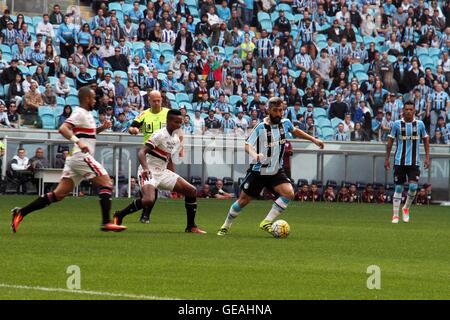 Grand Porto Alegre, Brésil. 24 juillet, 2016. Lances de l'adéquation entre Gremio et Sao Paulo dans l'Arène n', Grêmio Porto Alegre. Valable pour le 16e match de la ronde Brasileiro 2016 Chevrolet. Crédit : Foto Arena LTDA/Alamy Live News Banque D'Images