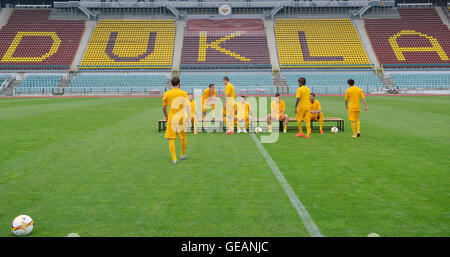 Prague, République tchèque. 24 juillet, 2016. Team FK Dukla Praha, République tchèque saison 2016/2017 ligue de soccer. © Michal Dolezal/CTK Photo/Alamy Live News Banque D'Images