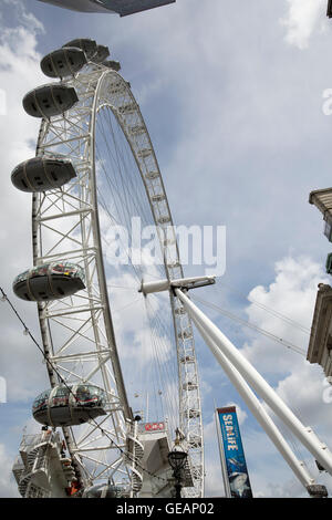 Londres, Royaume-Uni. Le 25 juillet, 2016. Coca Cola London Eye sur la rive sud Crédit : Keith Larby/Alamy Live News Banque D'Images