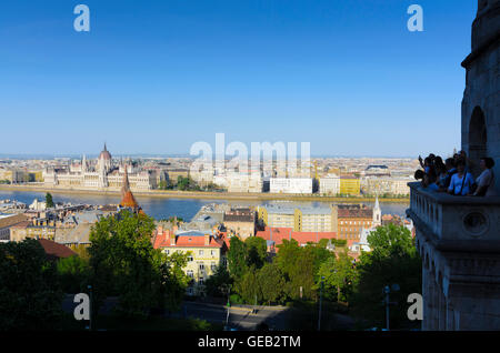 Budapest : la vue de la bastion des pêcheurs sur le Danube, le Parlement, de la Hongrie, Budapest, Banque D'Images