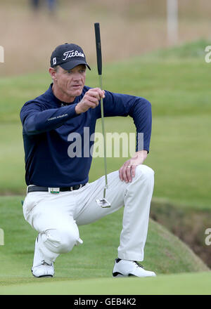 USA's joe daley sur la 1ère journée en t au cours de quatre des 2016 Championnat senior à Carnoustie Golf Links. ASSOCIATION DE PRESSE Photo. Photo date : dimanche 24 juillet 2016. Voir histoire de PA Carnoustie GOLF. Crédit photo doit se lire : Jane Barlow/PA Wire. RESTRICTIONS : Utiliser l'objet de restrictions. Usage éditorial uniquement. Pas d'utilisation commerciale. Appelez le  +44 (0)1158 447447 pour de plus amples informations. Banque D'Images