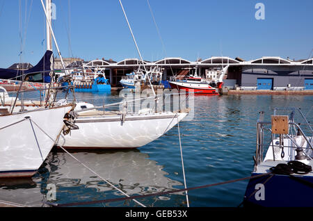 Bateaux dans le port de Dieppe en France Banque D'Images