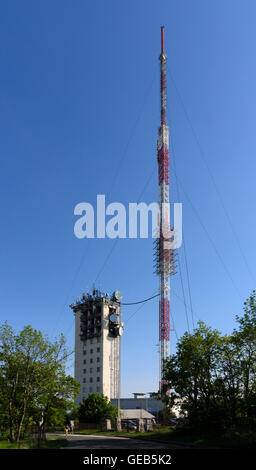 Budapest : Mât de transmission sur la place Szechenyi - hegy dans les collines de Buda, Hongrie, Budapest, Banque D'Images