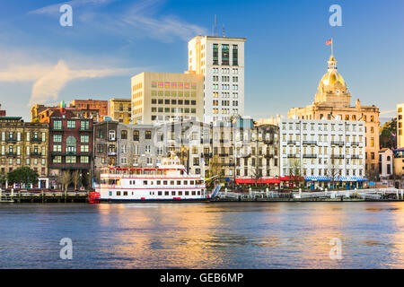 Savannah, Georgia, USA riverfront skyline. Banque D'Images