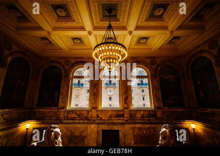 L'intérieur de la Bibliothèque publique de Boston à Copley Square, dans Back Bay, Boston, Massachusetts. Banque D'Images