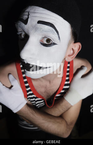 Portrait de mime triste sur fond noir Banque D'Images