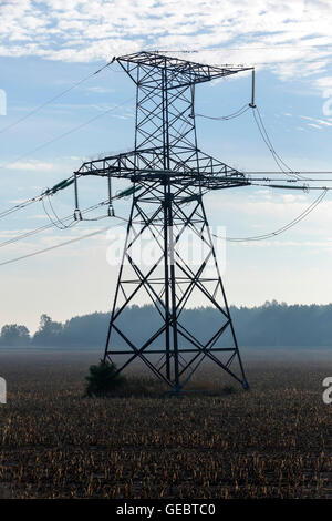 Les poteaux à haute tension, close-up Banque D'Images