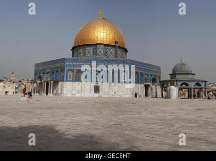 Jérusalem, Vieille Ville, Israël : vue sur le dôme du Rocher, un lieu de culte islamique sur le mont du Temple, l'une des plus anciennes œuvres de l'architecture islamique Banque D'Images