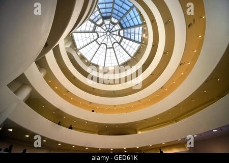 Intérieur de la Guggenheim Museum, New York Banque D'Images