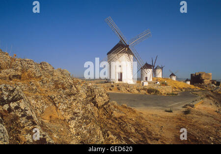 Les moulins à vent, Consuegra, province de Tolède, Castille La Manche, la route de Don Quichotte, Espagne Banque D'Images