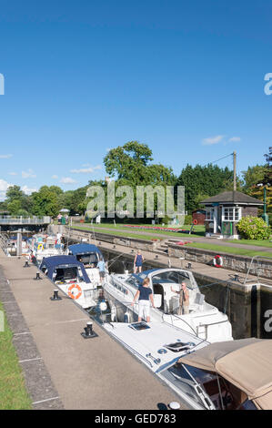 Shepperton Lock on tamise, Shepperton, Surrey, Angleterre, Royaume-Uni Banque D'Images