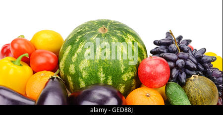 Fruits et légumes frais isolé sur fond blanc Banque D'Images