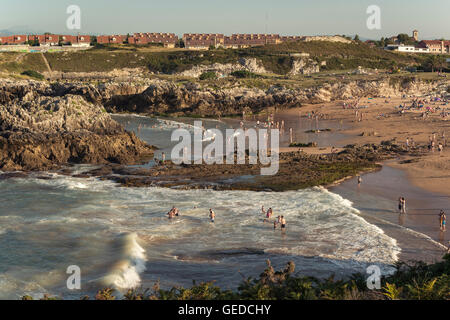 Plage de San Juan de la Canal, de Cantabrie, dans le nord de l'Espagne, l'Europe. Banque D'Images